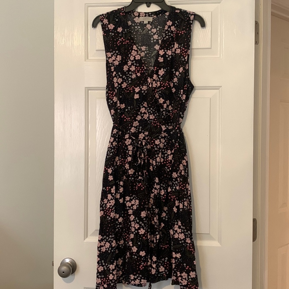 Loft EUC XL sleeveless floral midi wrap dress with snap closure at bust
